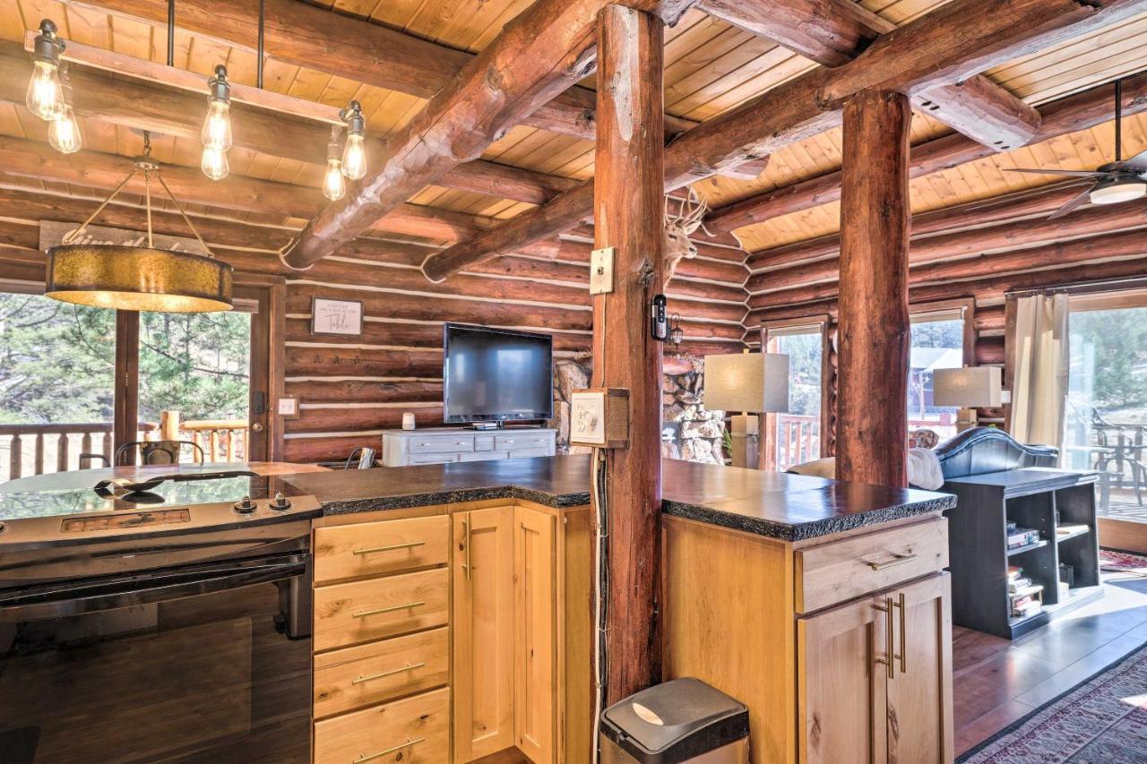 Classic Colorado Log Home With Mountain Views! Florissant Kültér fotó