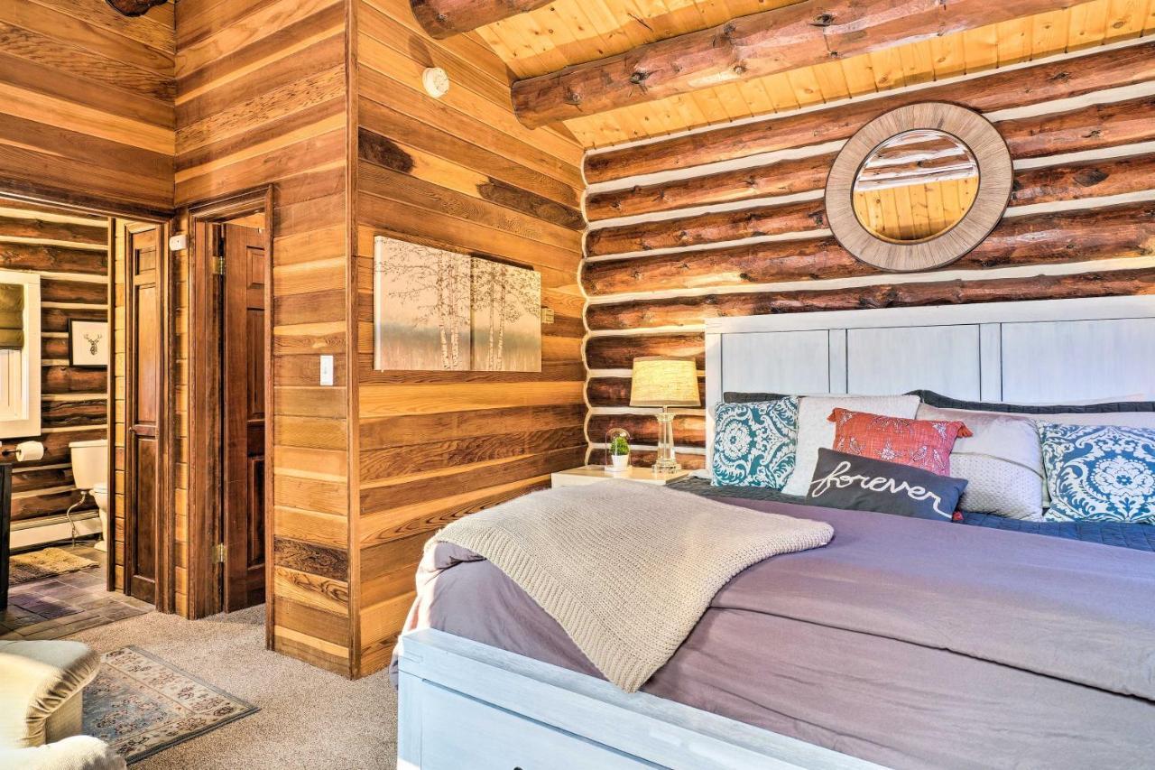 Classic Colorado Log Home With Mountain Views! Florissant Kültér fotó